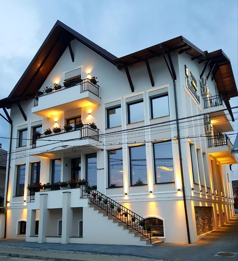 Hotel Buchenland Гура-Гуморулуй Экстерьер фото